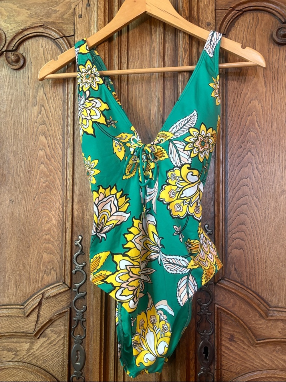 Gibson & Latimer Green Yellow Floral One-Piece Swimsuit XS - Picture 2 of 12